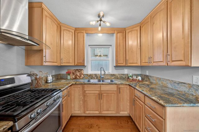 530 11th St, Imperial Beach, CA 91932