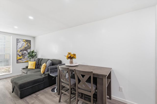 9829 Park Lane Court B, Dallas, TX 75220