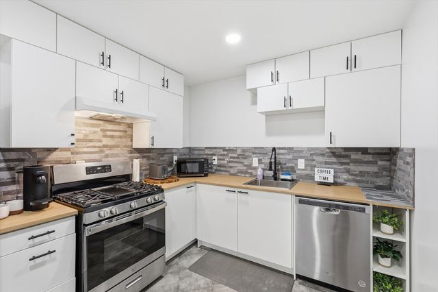 9829 Park Lane Court B, Dallas, TX 75220