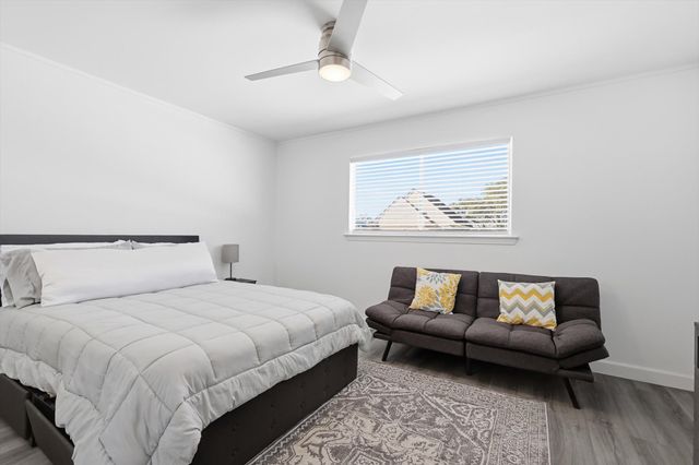 9829 Park Lane Court B, Dallas, TX 75220