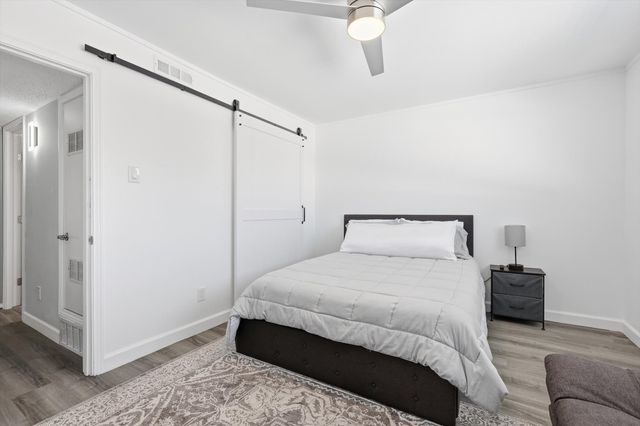 9829 Park Lane Court B, Dallas, TX 75220