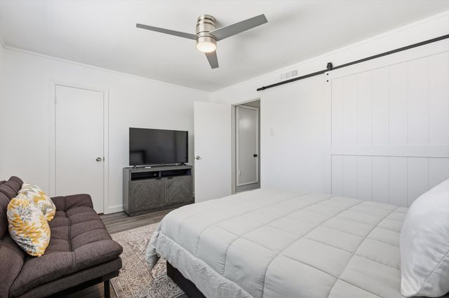 9829 Park Lane Court B, Dallas, TX 75220