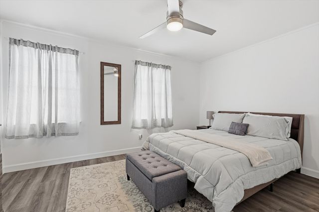 9829 Park Lane Court B, Dallas, TX 75220