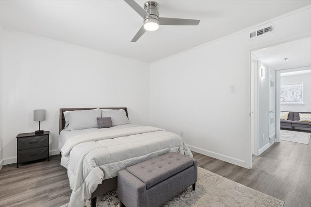 9829 Park Lane Court B, Dallas, TX 75220