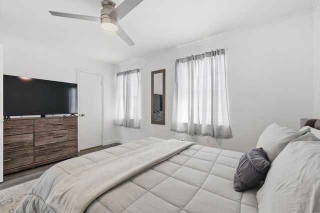 9829 Park Lane Court B, Dallas, TX 75220