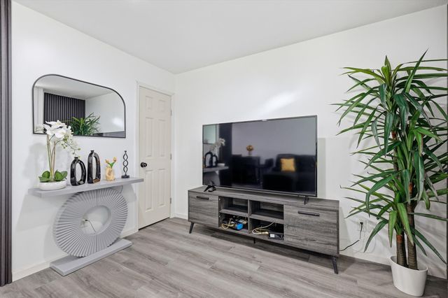 9829 Park Lane Court B, Dallas, TX 75220