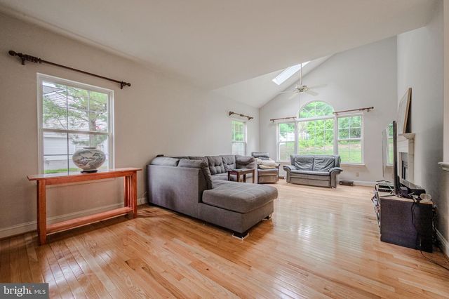 17 MONTAGUE RD, Newark, DE 19713