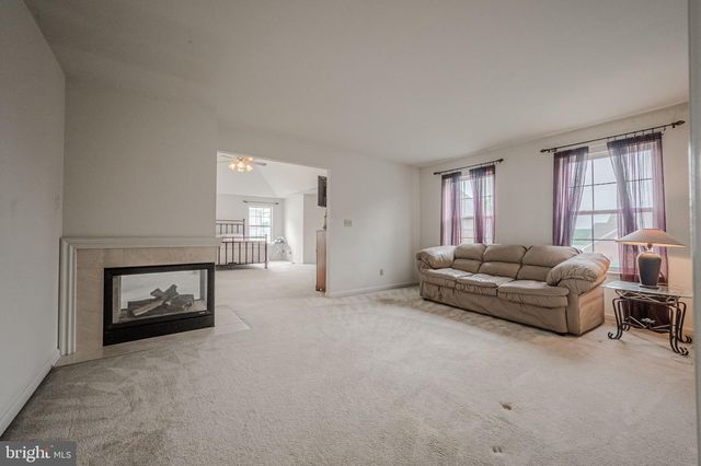17 MONTAGUE RD, Newark, DE 19713