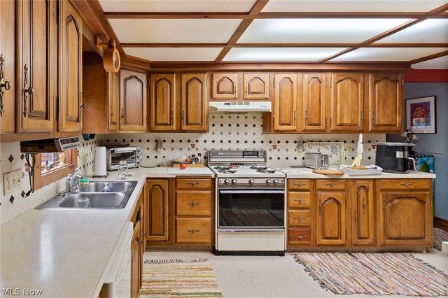 3867 Bay Path Drive, Akron, OH 44319