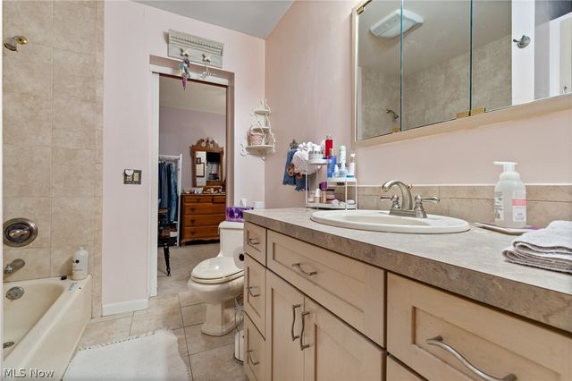 3867 Bay Path Drive, Akron, OH 44319