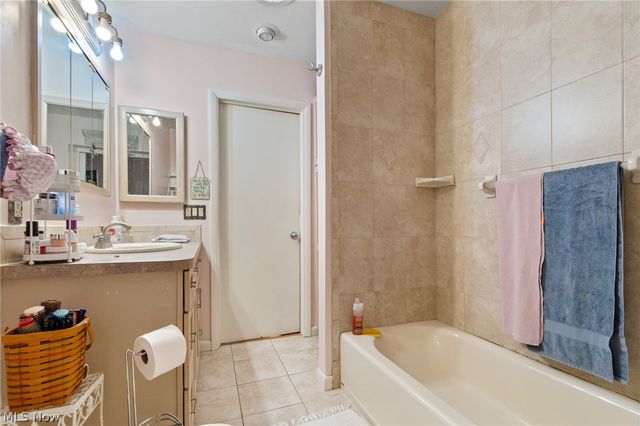 3867 Bay Path Drive, Akron, OH 44319