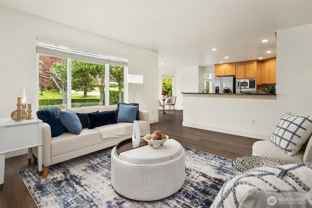 6308 Clubhouse Lane, Mukilteo, WA 98275