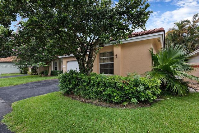 1513 Garden Rd, Weston, FL 33326