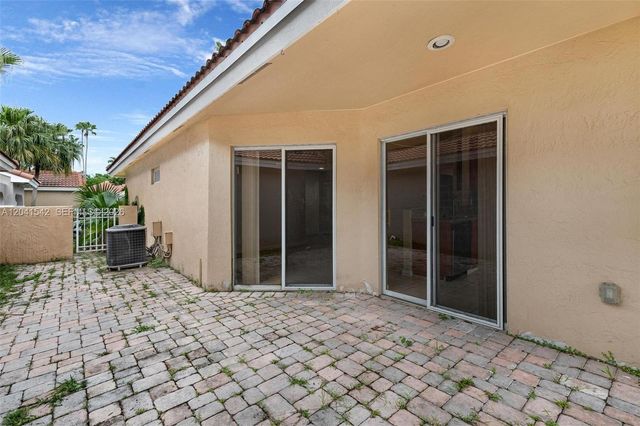1513 Garden Rd, Weston, FL 33326