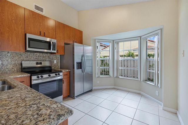 1513 Garden Rd, Weston, FL 33326