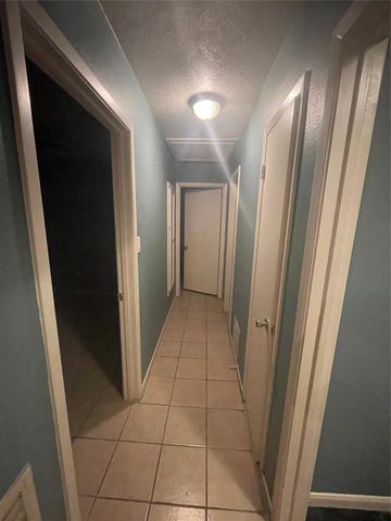 10751 Corona Lane, Houston, TX 77072