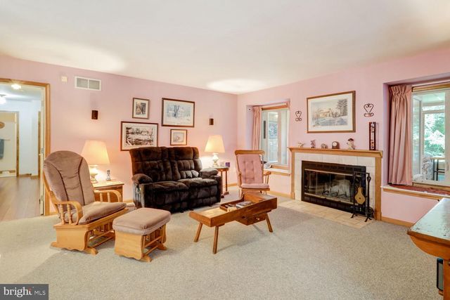 10 GROW RD, Honey Brook, PA 19344