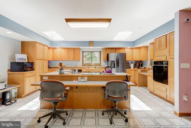 10 GROW RD, Honey Brook, PA 19344