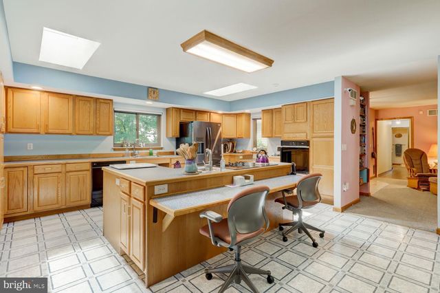 10 GROW RD, Honey Brook, PA 19344