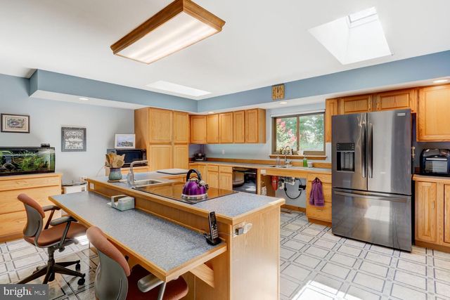 10 GROW RD, Honey Brook, PA 19344