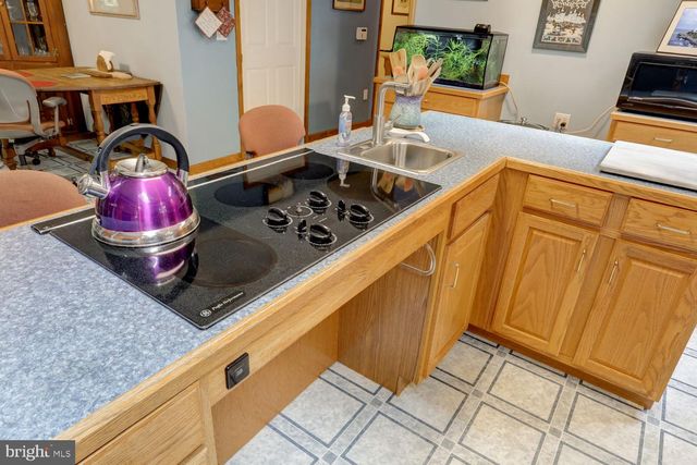 10 GROW RD, Honey Brook, PA 19344