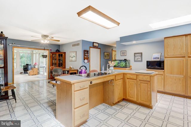 10 GROW RD, Honey Brook, PA 19344
