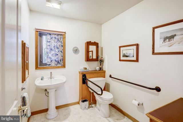 10 GROW RD, Honey Brook, PA 19344
