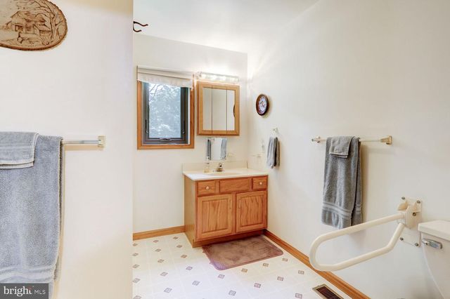 10 GROW RD, Honey Brook, PA 19344