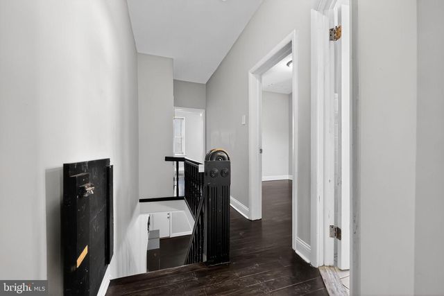 2541 S MOLE ST, Philadelphia, PA 19145