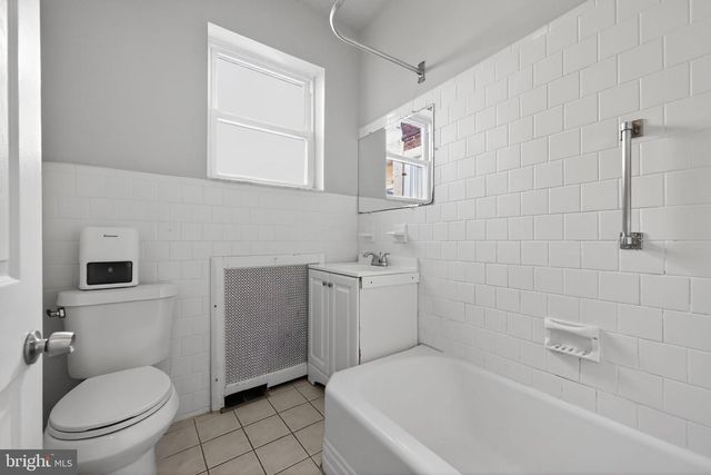 2541 S MOLE ST, Philadelphia, PA 19145