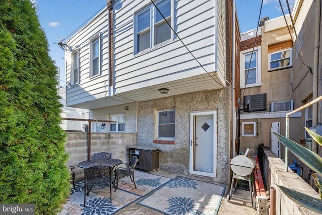 2541 S MOLE ST, Philadelphia, PA 19145