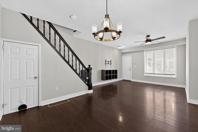 2541 S MOLE ST, Philadelphia, PA 19145