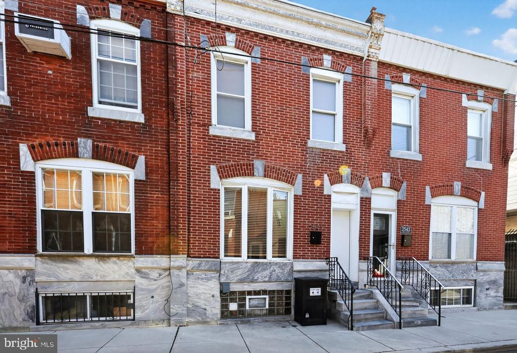 2541 S MOLE ST, Philadelphia, PA 19145