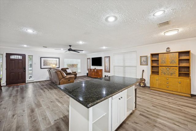 4718 Blanton Boulevard, Houston, TX 77092