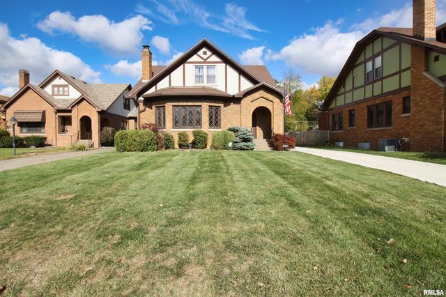 2915 21ST Avenue, Rock Island, IL 61201