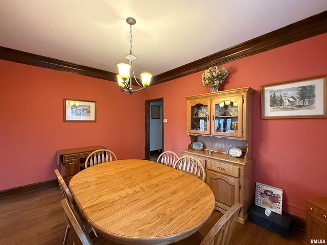 2915 21ST Avenue, Rock Island, IL 61201