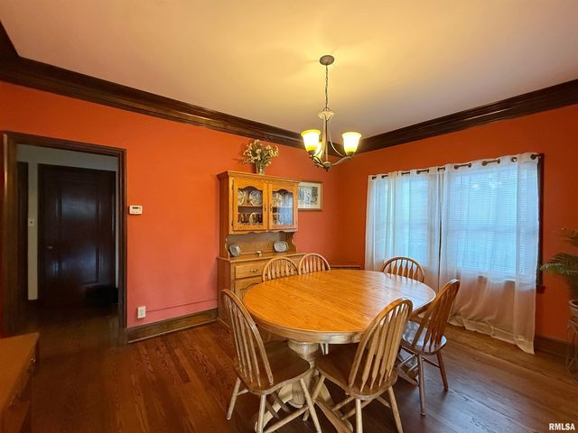 2915 21ST Avenue, Rock Island, IL 61201