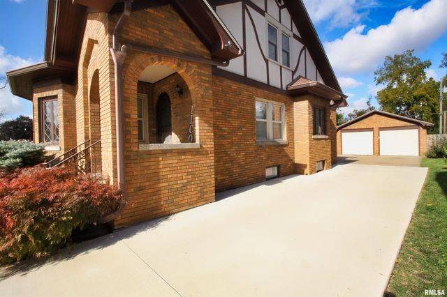 2915 21ST Avenue, Rock Island, IL 61201