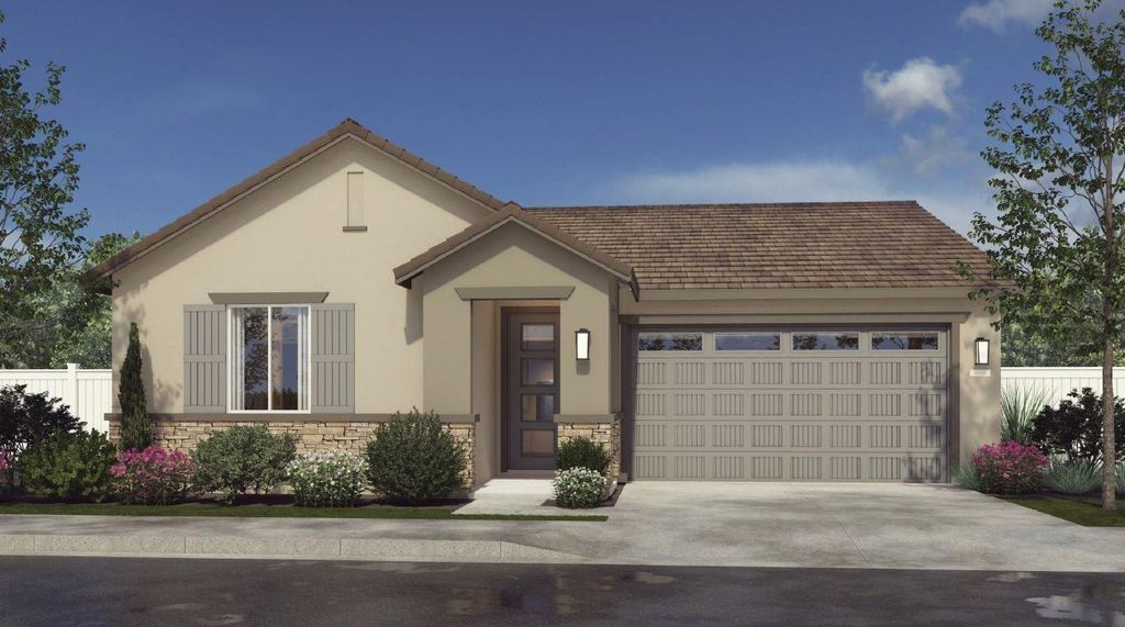1689 Bloom Avenue, Clovis, CA 93619