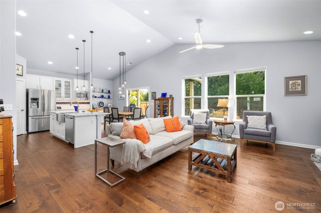 518 Twin Brooks Drive, Mount Vernon, WA 98273