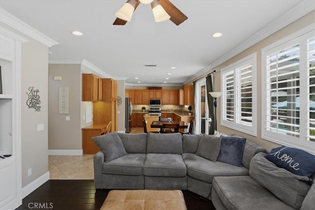 Image 13 of property listing at 4360 Edenwild, Corona, CA 92883