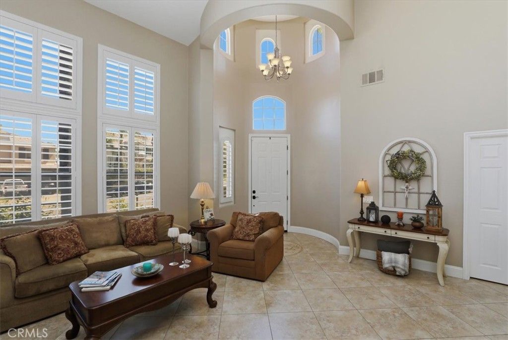 Image 5 of property listing at 4360 Edenwild, Corona, CA 92883