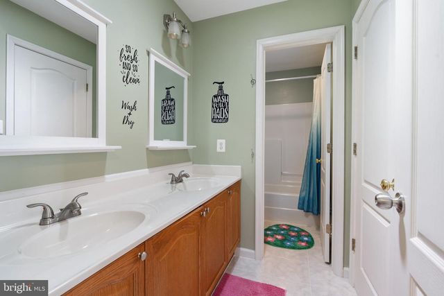 211 SHAW CT, Fredericksburg, VA 22405