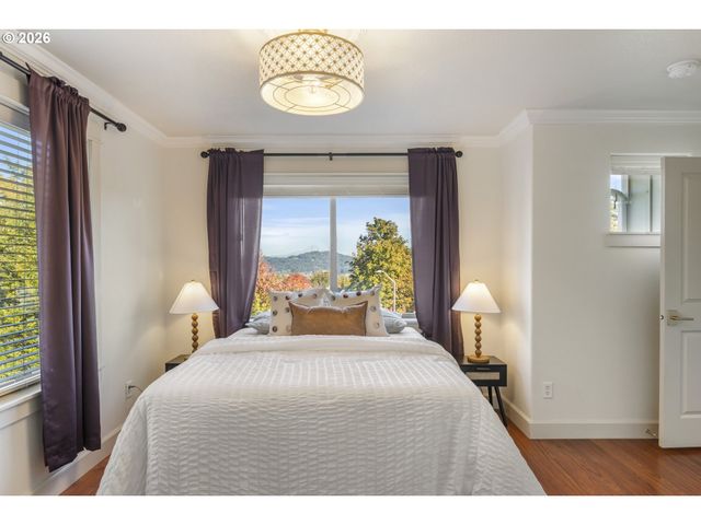 14439 Se CRYSTAL St, Portland, OR 97236
