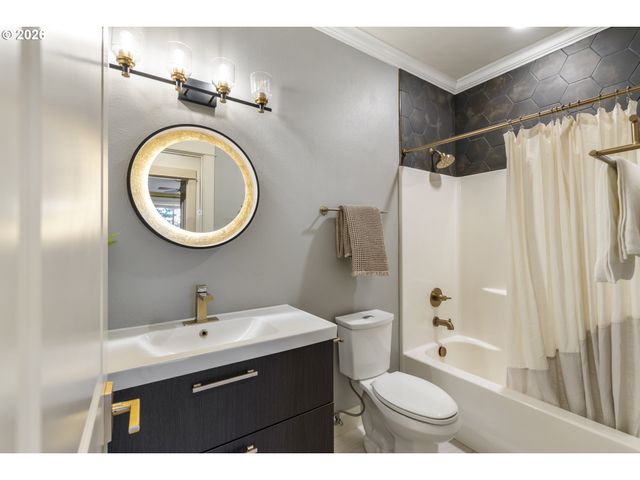 14439 Se CRYSTAL St, Portland, OR 97236