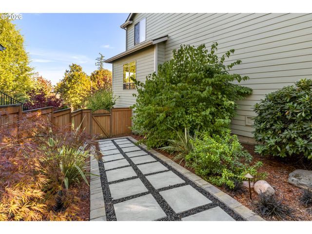 14439 Se CRYSTAL St, Portland, OR 97236