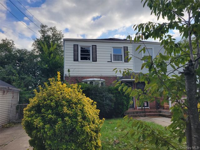 164-38 76th Road, Fresh Meadows, NY 11366