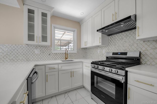 164-38 76th Road, Fresh Meadows, NY 11366