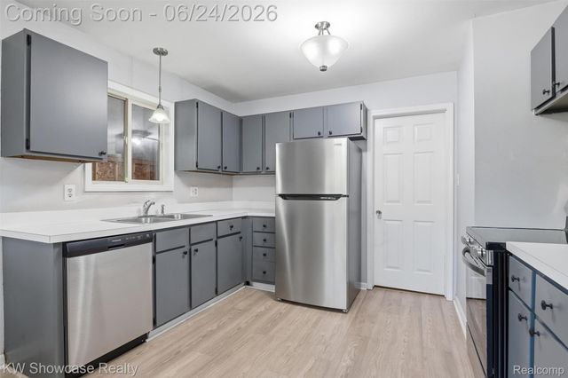 801 Farnsworth Road, White Lake Charter Township, MI 48386