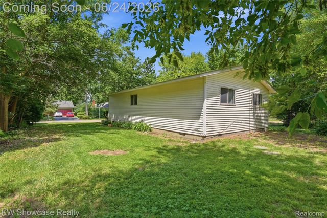 801 Farnsworth Road, White Lake Charter Township, MI 48386